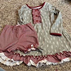 Sweet honey holiday pjs size 4t